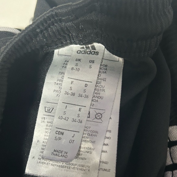 Adidas shorts - Picture 3 of 3